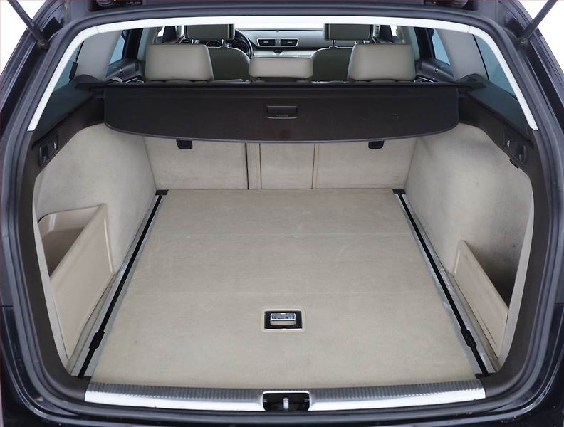 Volkswagen Passat (2012) Highline 3.6 V6, 4X4, Automat - fotka 16 z 17