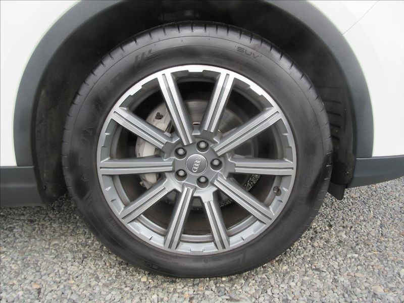 Audi Q7 3,0 TDI quattro Tiptronic Top - fotka 17 z 19