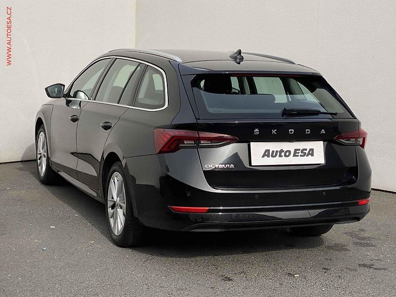 Škoda Octavia (2022) 2.0 TDi, 2.maj,ČR, Style, DSG - fotka 6 z 20