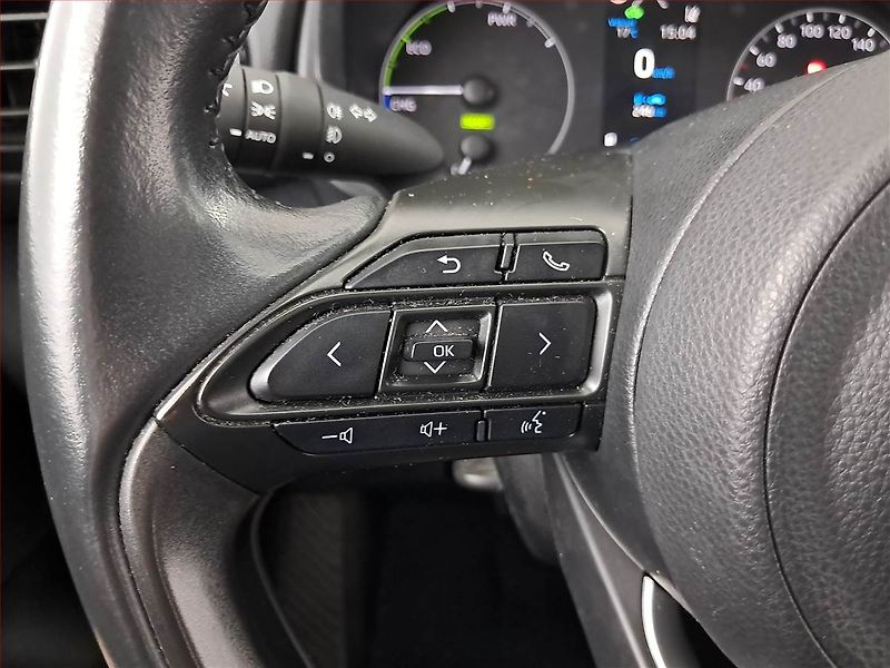 Toyota Yaris (2021) 1.5 VVT-i Hybrid, Automat - fotka 17 z 18