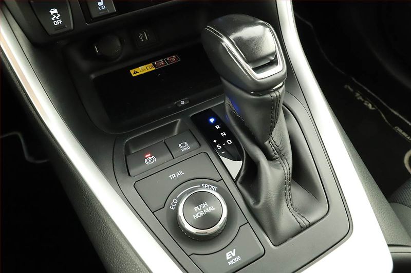 Toyota RAV4 (2023) Comfort 2.5 Hybrid - fotka 13 z 17