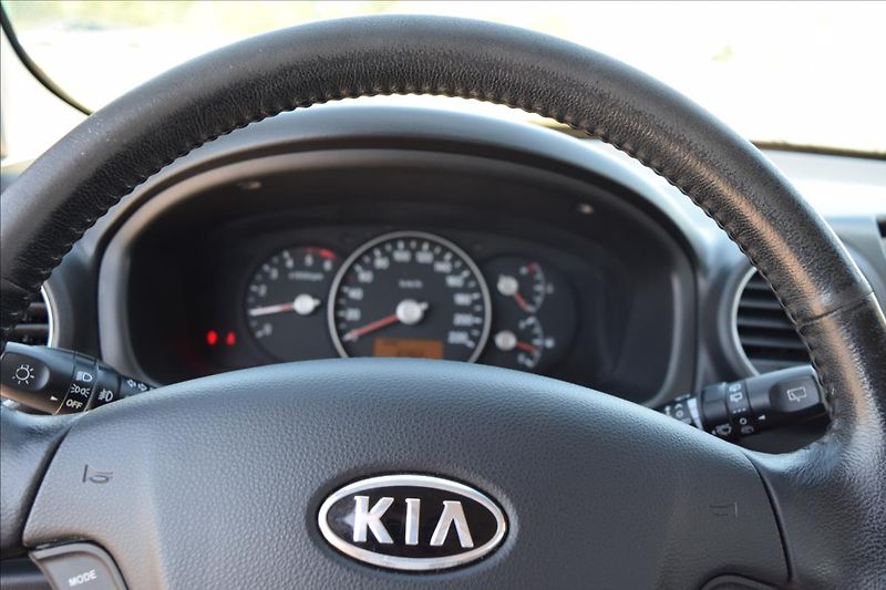 Kia Carens 1,6 CRDI 85KW NÍZKÉ KM VÝHŘEV - fotka 40 z 51