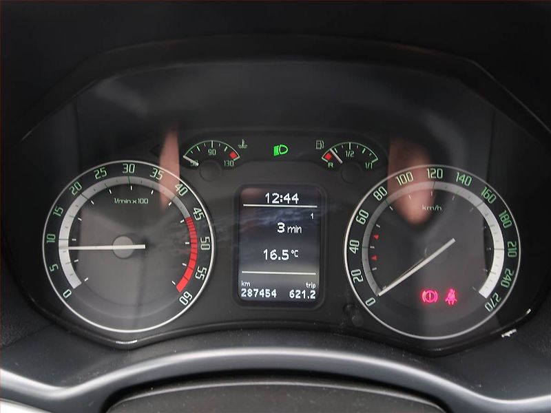Škoda Octavia (2007) RS 2.0 TDI, po STK, zamluveno - fotka 11 z 16