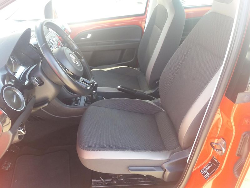Volkswagen up! 1.0i,55kW,  ZADÁNO!!! - fotka 20 z 30