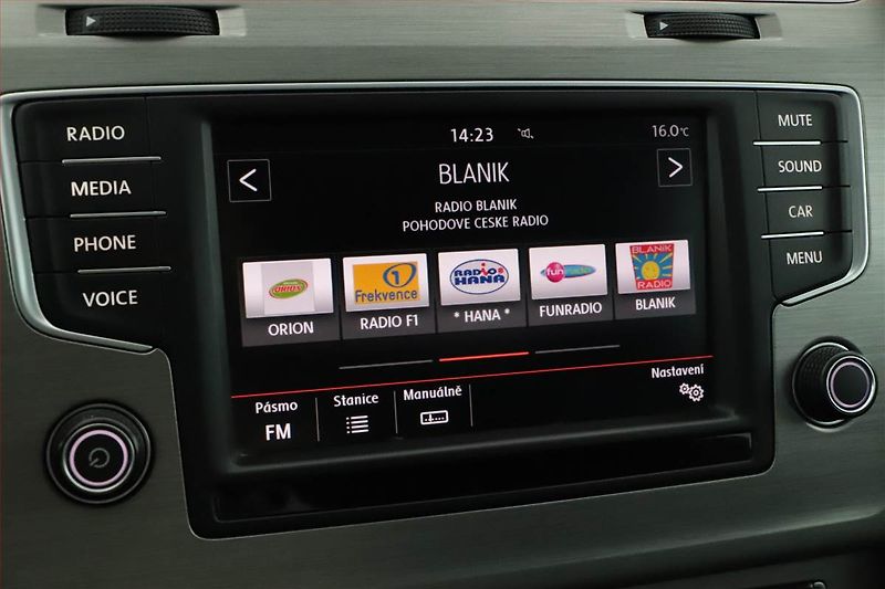 Volkswagen Golf (2016) 1.6 TDI, Xenony, Tempomat - fotka 9 z 15