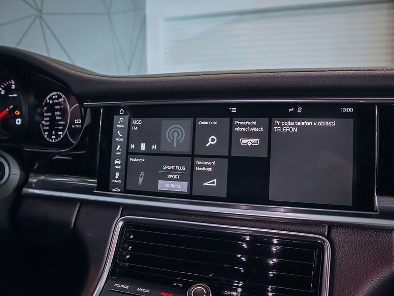 Porsche Panamera 4S Diesel 310 kW - fotka 27 z 38