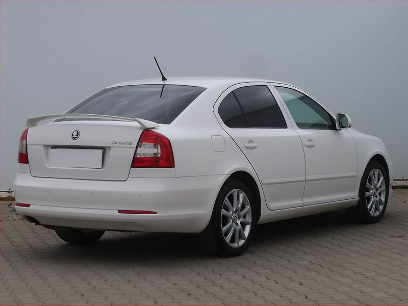 Škoda Octavia (2011) Ambition 1.4 TSI, Serv.kniha - fotka 5 z 13