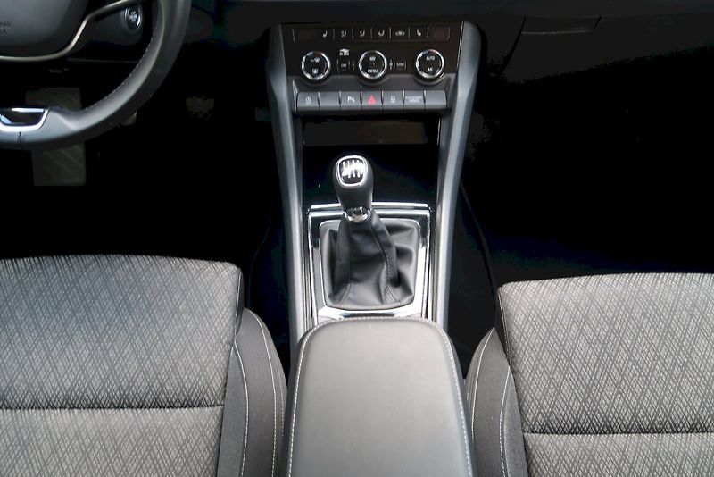 Škoda Karoq (2025) TOP Selection 1.5 TSI 110 kW - fotka 26 z 29
