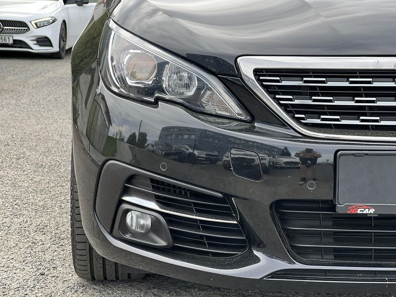 Peugeot 308 1.6HDi NAVI KLIMA TAŽNÉ ALU - fotka 40 z 45