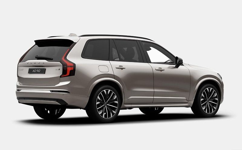 Volvo XC90 (2026) B5 AWD PLUS DARK - fotka 5 z 17