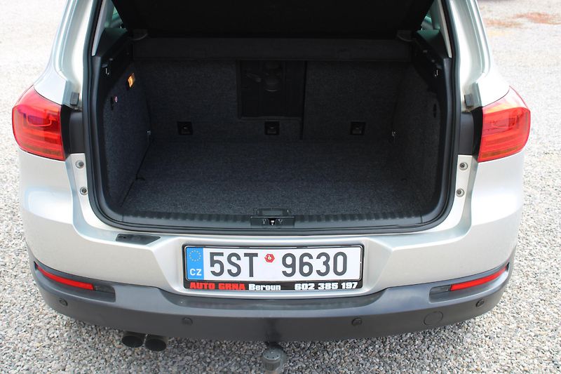 Volkswagen Tiguan (2012) 2.0 TDI KLIMA VÝHŘEV TAŽNÉ NAV - fotka 21 z 23