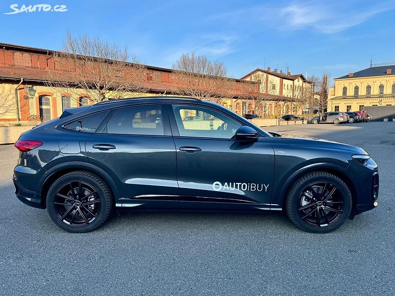 Audi Q5 2.0 TDI SPORTBACK 4x4 S-LINE - fotka 11 z 45