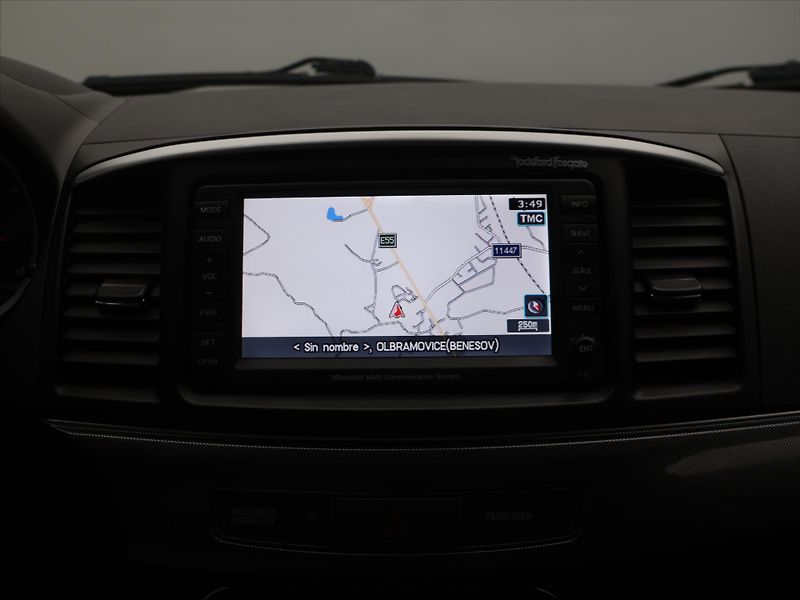 Mitsubishi Lancer 1.8 i 105kW Xenon Navi Kůže - fotka 20 z 31