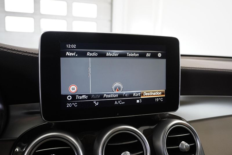 Mercedes-Benz GLC (2018) GLC300 2,0I 4MATIC AMG PACKET - fotka 15 z 27