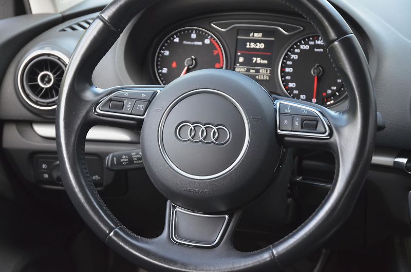 Audi A3 (2015) 1.4 TFSi 92kW AT / 69tkm 1.MAJ - fotka 17 z 38