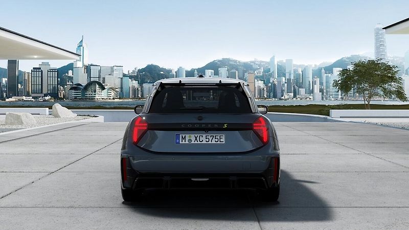 Mini Cooper SE - fotka 3 z 5
