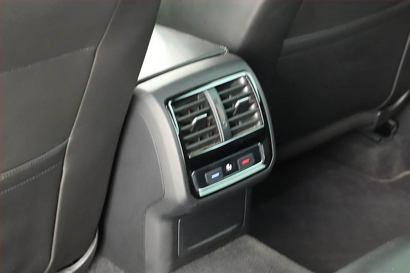 Volkswagen Passat (2019) R-Line 2.0 TDI, 4X4, Automat - fotka 15 z 16