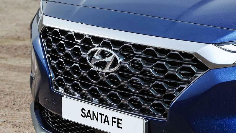 Hyundai Santa Fe.
