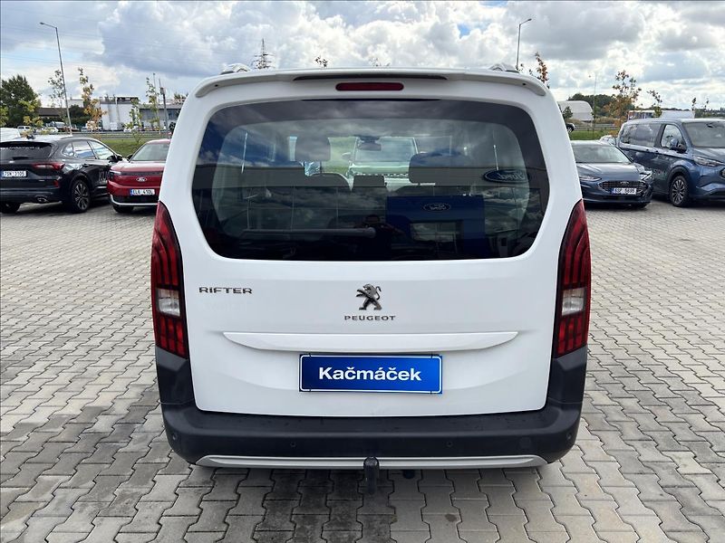 Peugeot Rifter 1,5 Bluehdi 75kW Allure - fotka 4 z 39