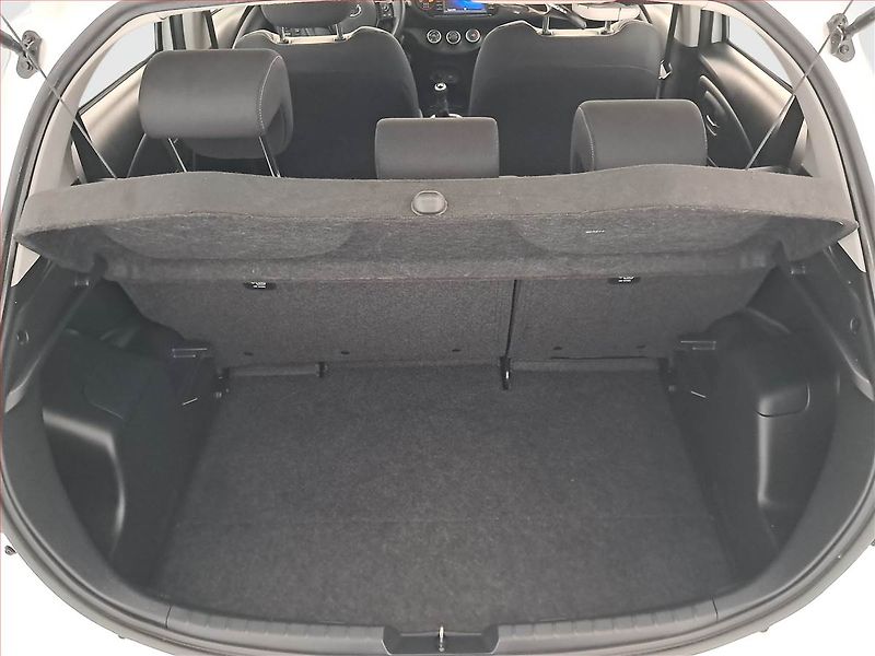Toyota Yaris (2018) 1.0 VVT-i, ČR,1.maj, Tempomat - fotka 13 z 22