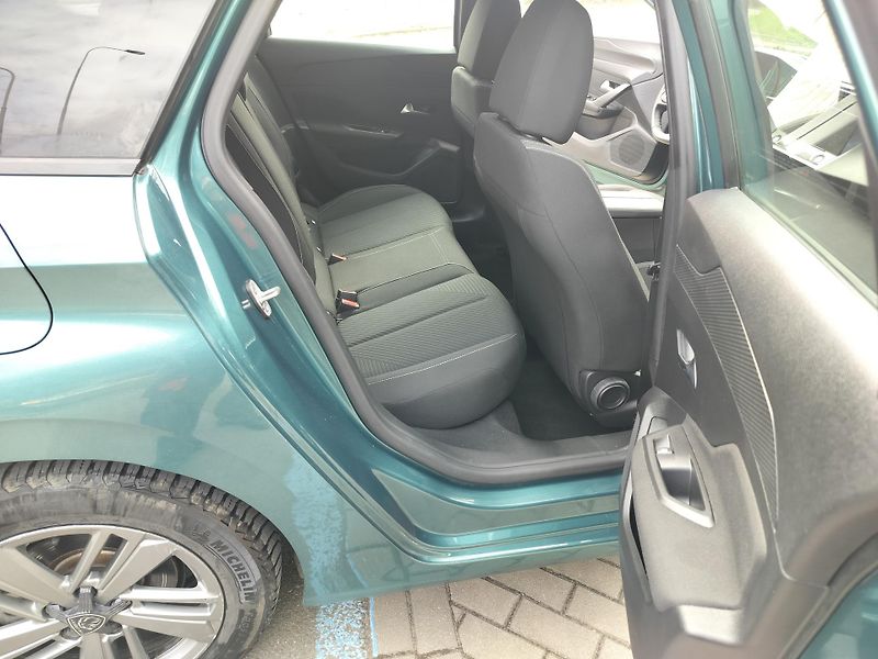 Peugeot 308 SW  1.5 BlueHDI  96kW  automat - fotka 23 z 30