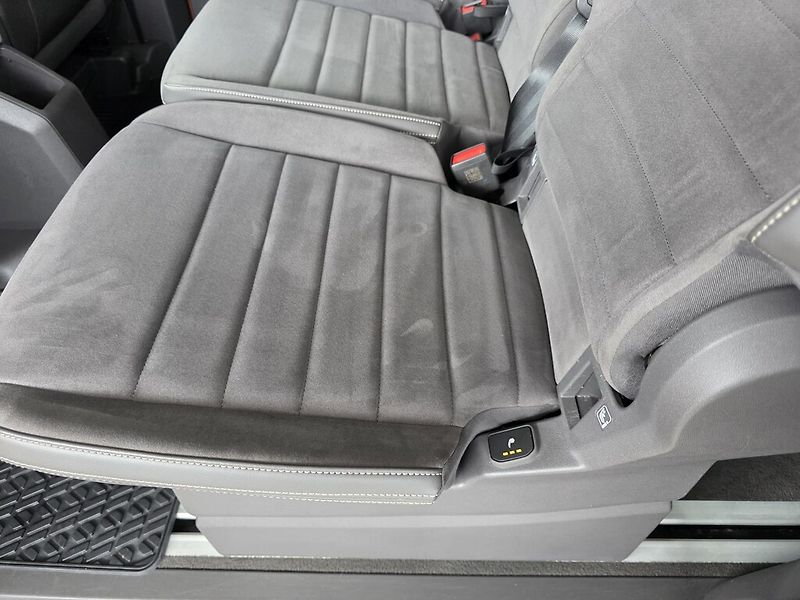 Volkswagen Multivan DSG 2,0 TSi 150 kW Style - fotka 19 z 23