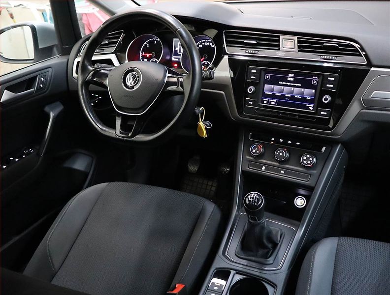 Volkswagen Touran (2018) Comfortline 1.6 TDI, Tempomat - fotka 7 z 17
