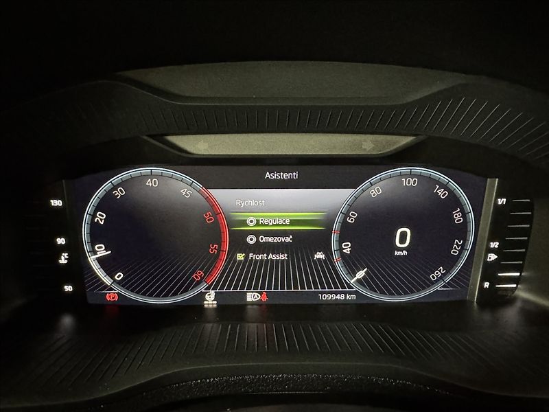 Škoda Karoq 2,0 TDi  Sportline LED Virtual - fotka 25 z 47