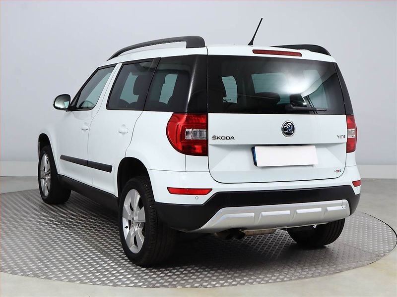 Škoda Yeti (2014) Outdoor 2.0 TDI, 4X4 - fotka 4 z 16