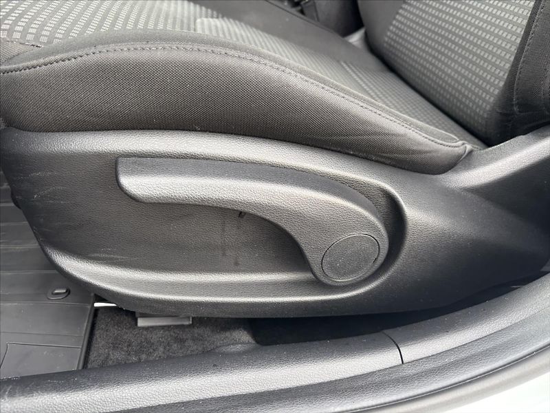 Kia Ceed 1,4 TGDi 103kW Fresh ZÁRUKA - fotka 11 z 33