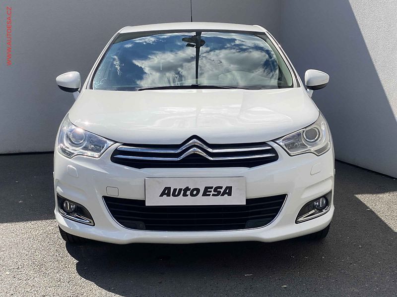 Citroën C4 (2011) 1.6VTi, 1.maj,ČR, Bixen, navi - fotka 2 z 20