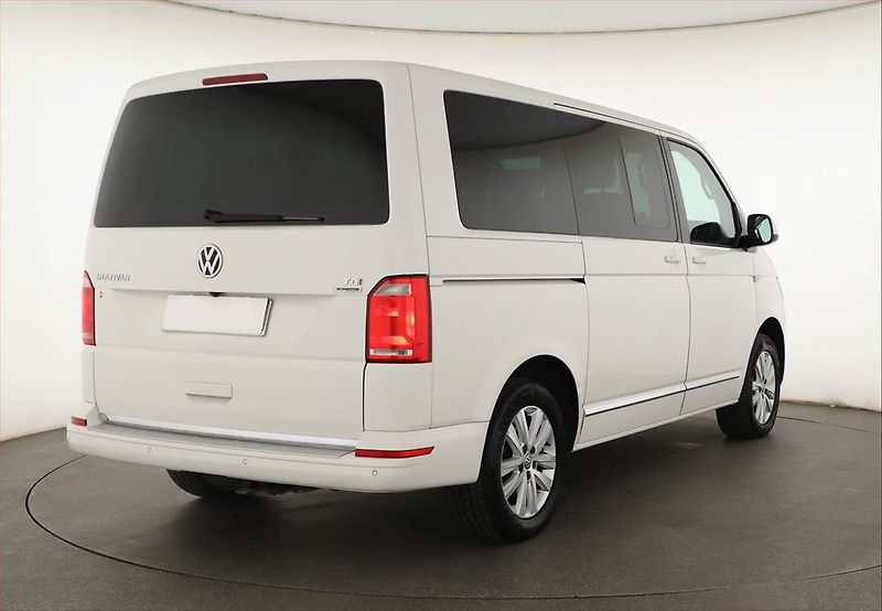 Volkswagen Multivan (2016) Highline 2.0 TDI, ČR - fotka 5 z 20