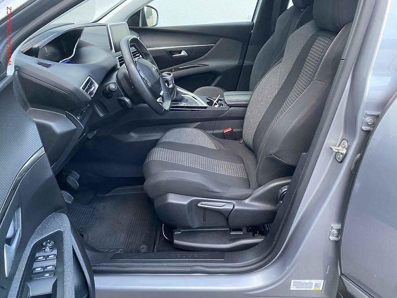 Peugeot 5008 (2021) 1.5HDi, ČR, Active, LED - fotka 9 z 17