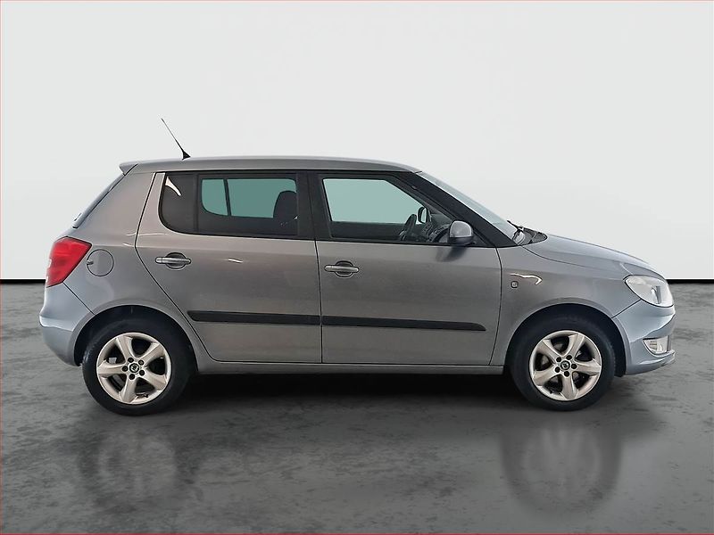 Škoda Fabia (2012) Ambiente 1.2 TSI, Serv.kniha - fotka 6 z 17