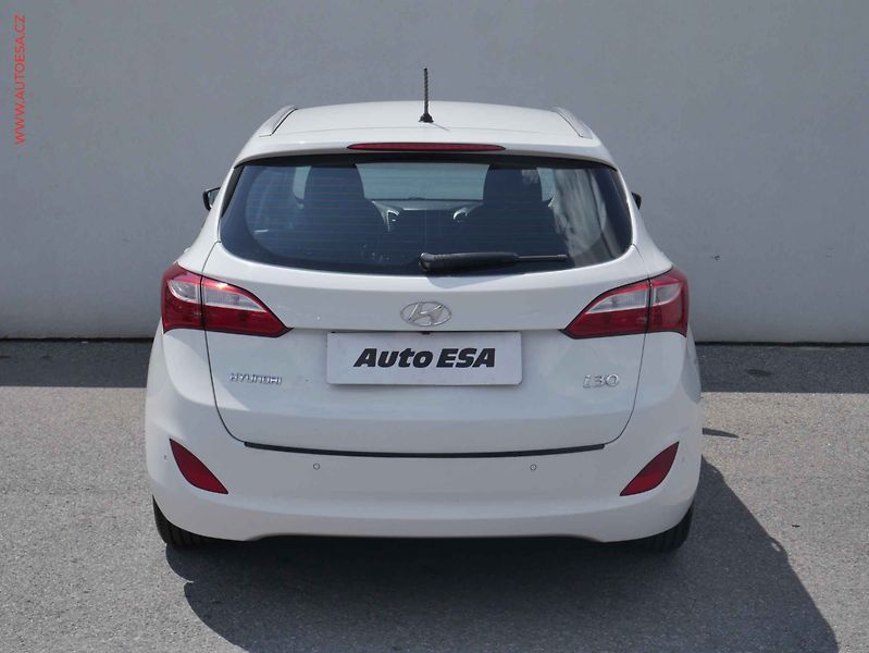 Hyundai i30 (2014) 1.6 VVTi, ČR, AC, tempo - fotka 5 z 15