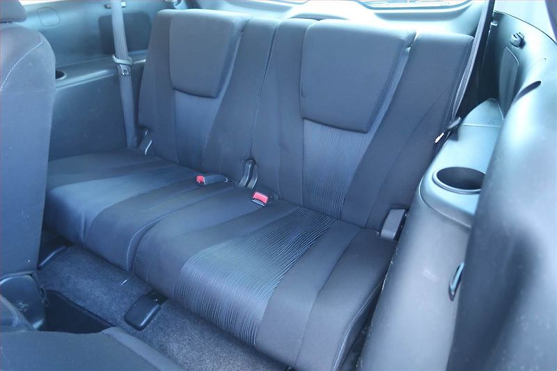 Mazda 5 (2011) 2.0, 7 míst, nová STK - fotka 20 z 21