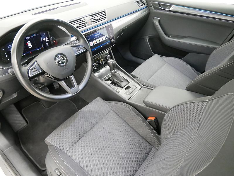 Škoda Superb - fotka 12 z 25