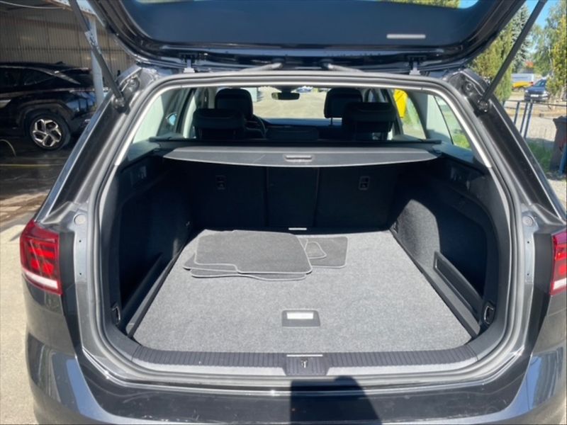 Volkswagen Passat 1,5 TSI Business AT - fotka 6 z 11