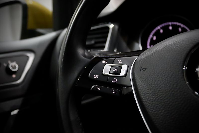 Volkswagen Golf 7 FL Variant 1.4 TSI 92 kW - fotka 24 z 35