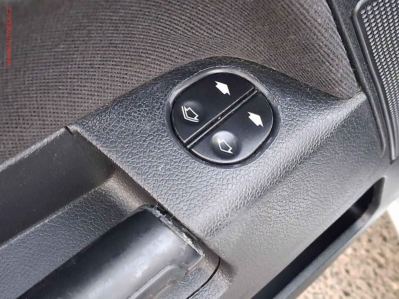 Ford Fusion (2006) 1.4i, 2.maj, AC - fotka 11 z 15