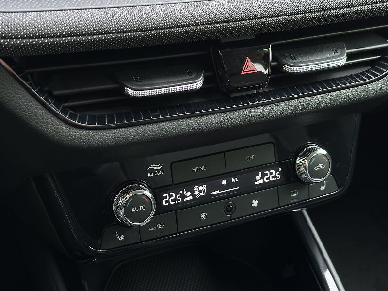 Škoda Fabia 1.0TSi 95PS LED V.Cockpit 2Z.C - fotka 23 z 40