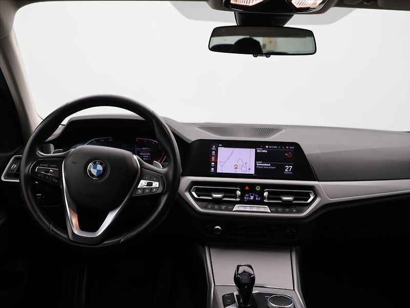 BMW Řada 3 2,0 320d 140 kW xDrive ADVANTA - fotka 21 z 28