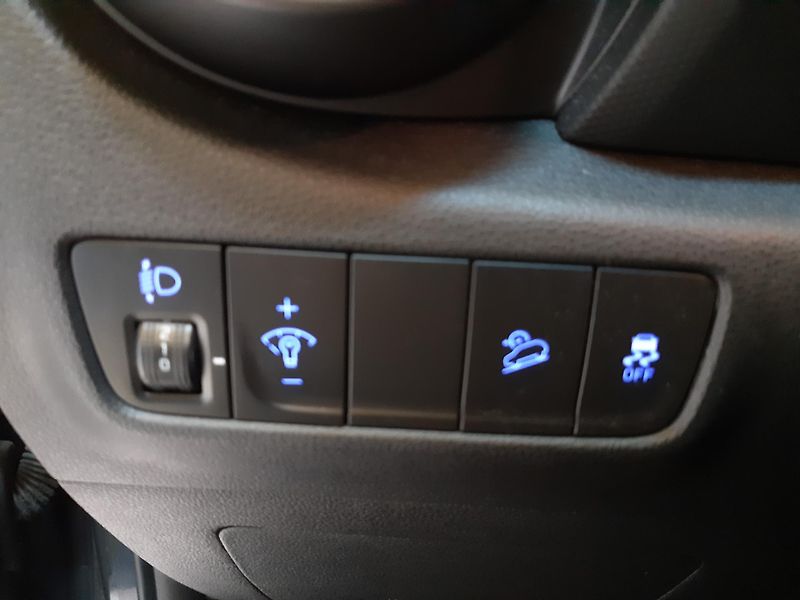 Hyundai Kona 1.6 T-GDI 145KW N-LINE 4WD     - fotka 20 z 31