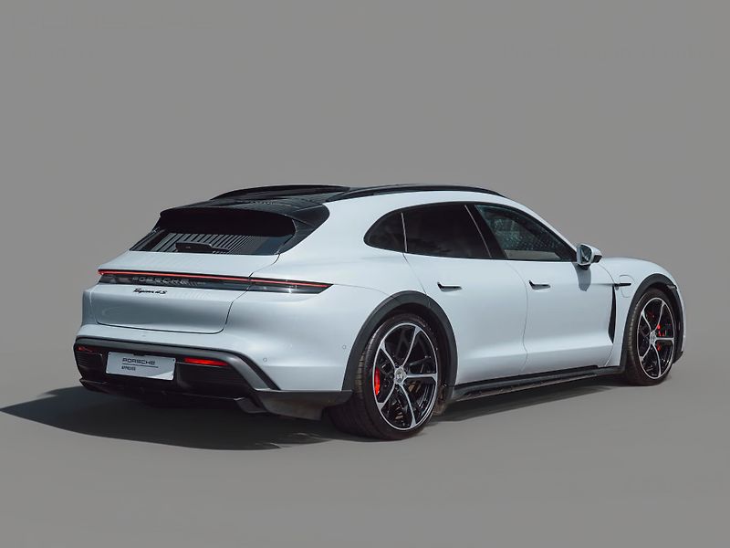 Porsche Taycan 4S Cross Turismo Pano BOSE 360 - fotka 8 z 25