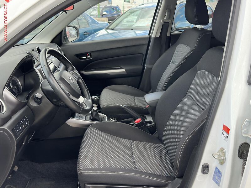 Suzuki Vitara (2022) 1.4BJet AllGrip, ČR, LED - fotka 9 z 22