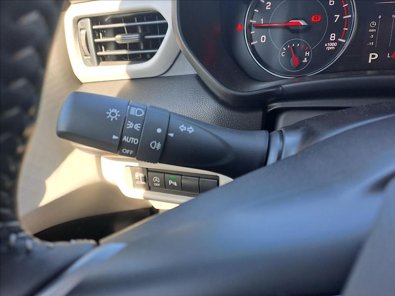 Suzuki Swift (2026) 1,2 PREMIUM HYBRID CVT - fotka 13 z 22