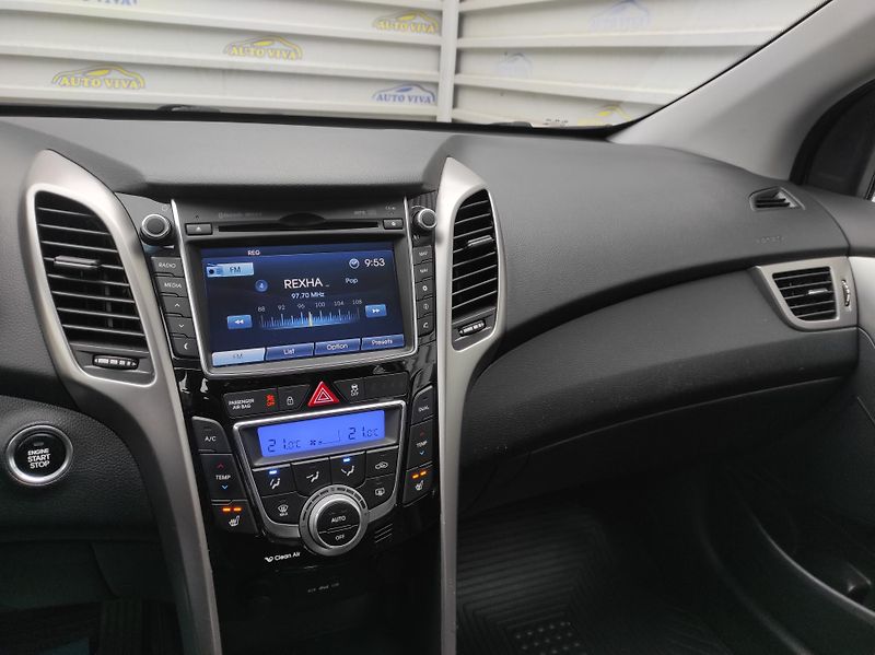 Hyundai i30 1.6 CRDI 94kw Trikolor - fotka 15 z 43