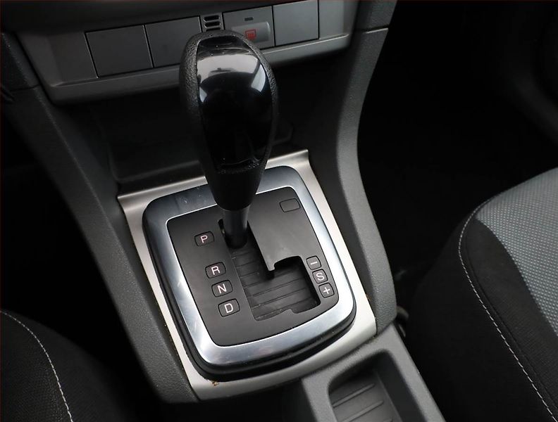Ford Focus (2010) 1.6 16V, Automat, po STK - fotka 10 z 14