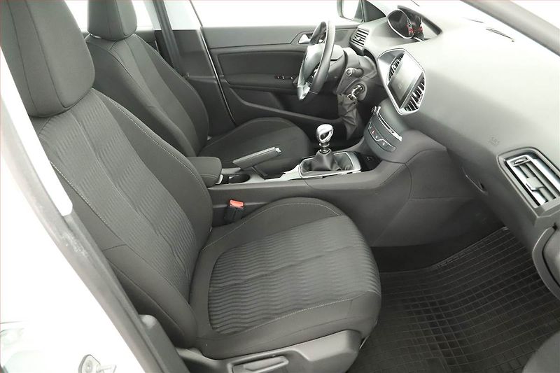 Peugeot 308 (2014) 1.6 e-HDi, Serv.kniha - fotka 7 z 13
