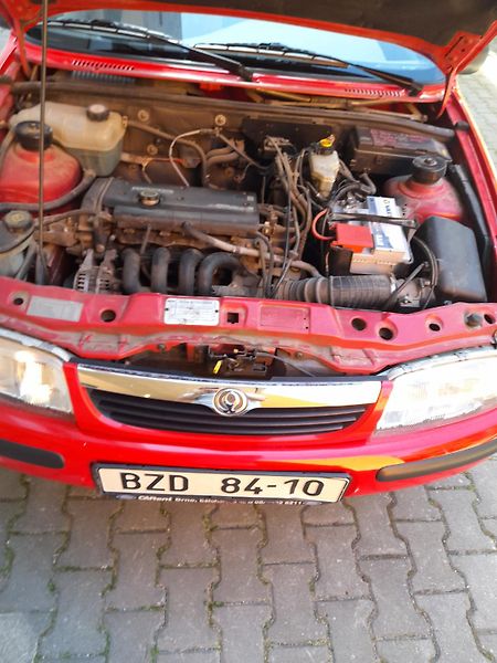 Mazda 121 (1997) - fotka 8 z 10
